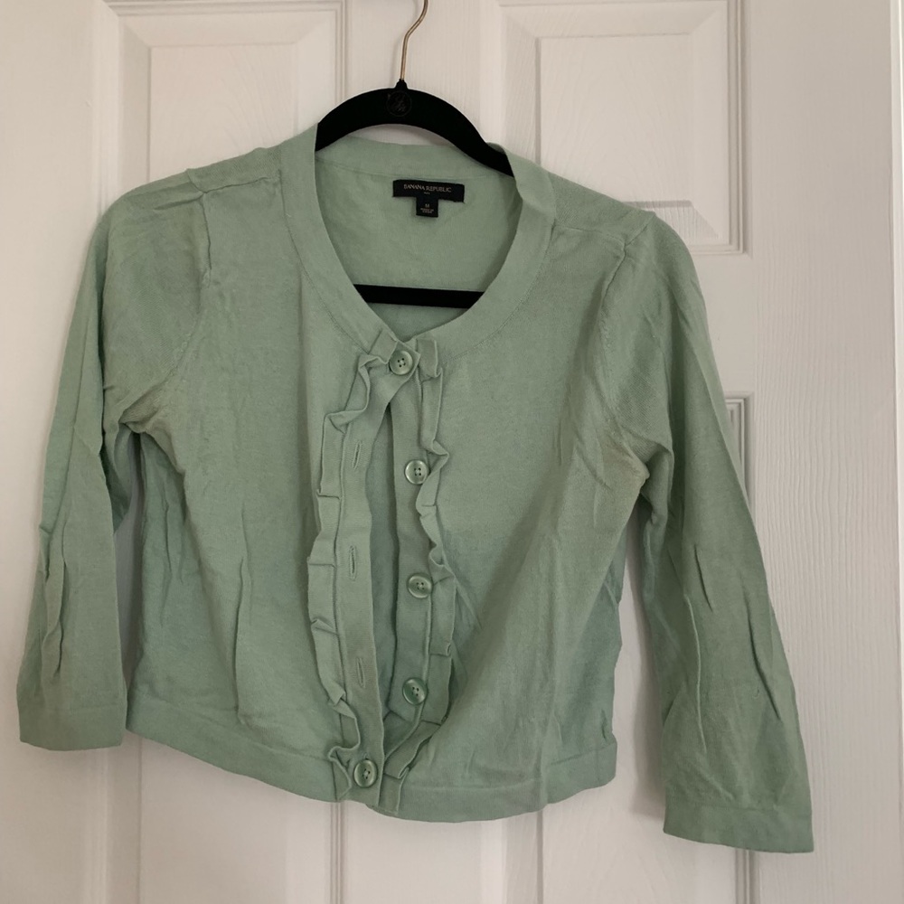 Cropped cardigan with ruffle
